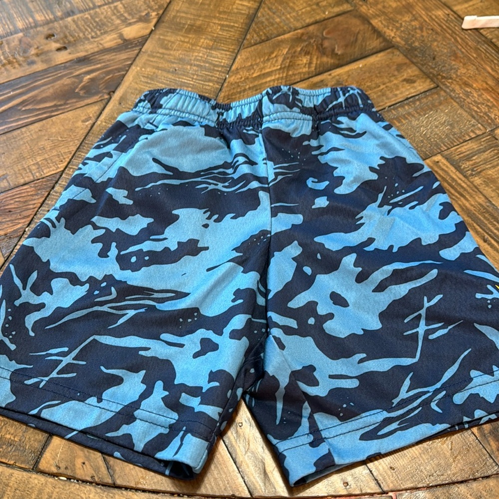 Nike boys shorts size small 4-5 years